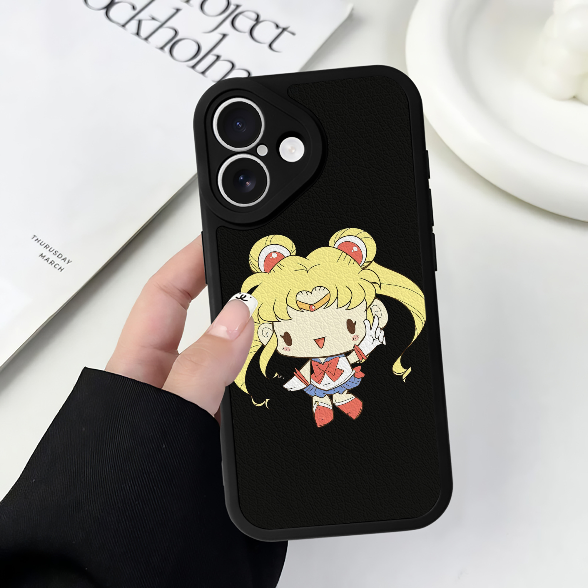 （画像用） 美少女戦士セーラームーン 月野 うさぎ つきの うさぎ Sailor Moon Tsukino Usagi 【iPhone 16シリーズ対応】シリコンスマホケース（レザー調） 材質：シリコン